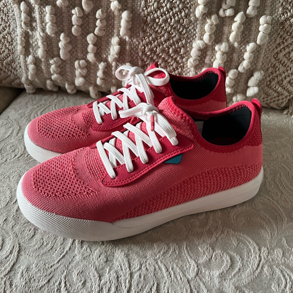 Vessi Weekend Sneakers in Flamenco - Size 8 W